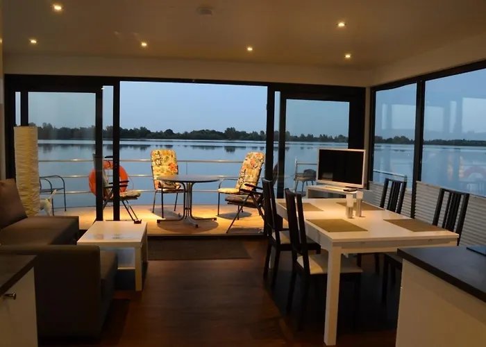 Ботель Hausboot Key West *